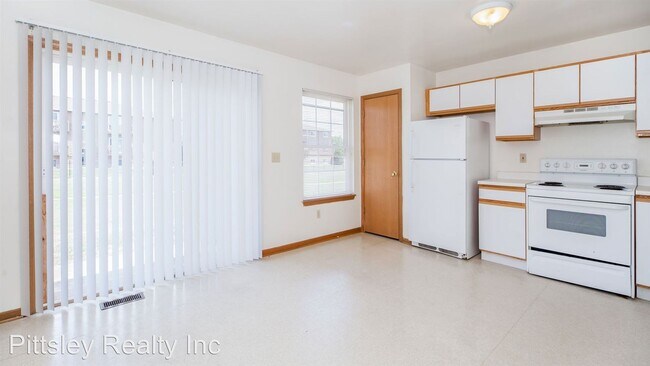 Foto del edificio - 4 br, 2.5 bath Apartment - 806 Fotis Drive