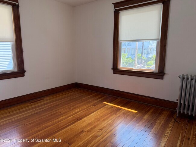 Foto del edificio - 715 Hemlock St