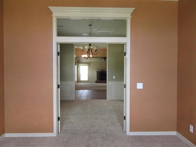 Building Photo - 1001 S 72nd St, Broken Arrow, OK, 74014