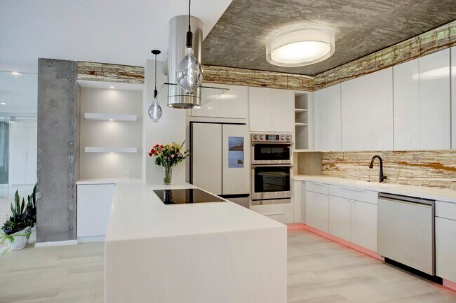 Foto del edificio - 14 Greenway Plz