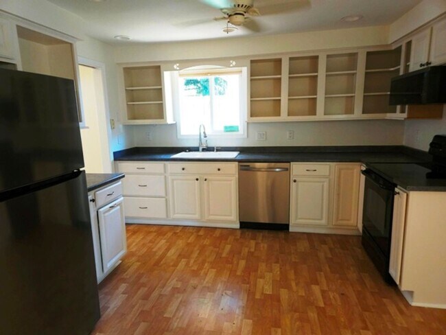 Foto del edificio - 3Bd/2Ba Single Story Home-Available soon!