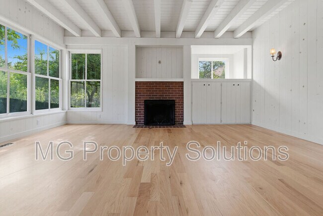 Foto del edificio - 5151 Nicasio Valley Rd