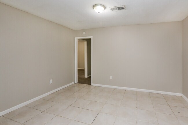 Foto del edificio - 125 James Garfield Cir