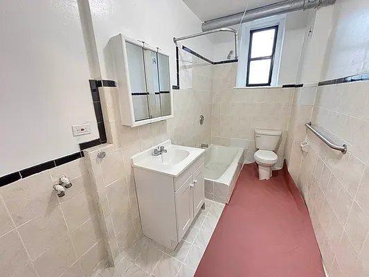 Foto del edificio - 2 bedroom in BRONX NY 10468