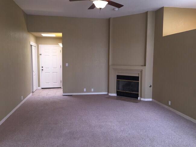 Foto del edificio - 11833 Kings Canyon Pl SE
