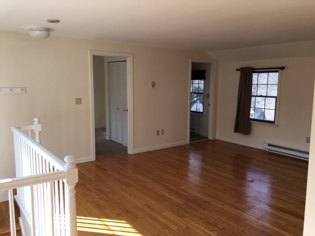 Primary Photo - 7 Maple St
