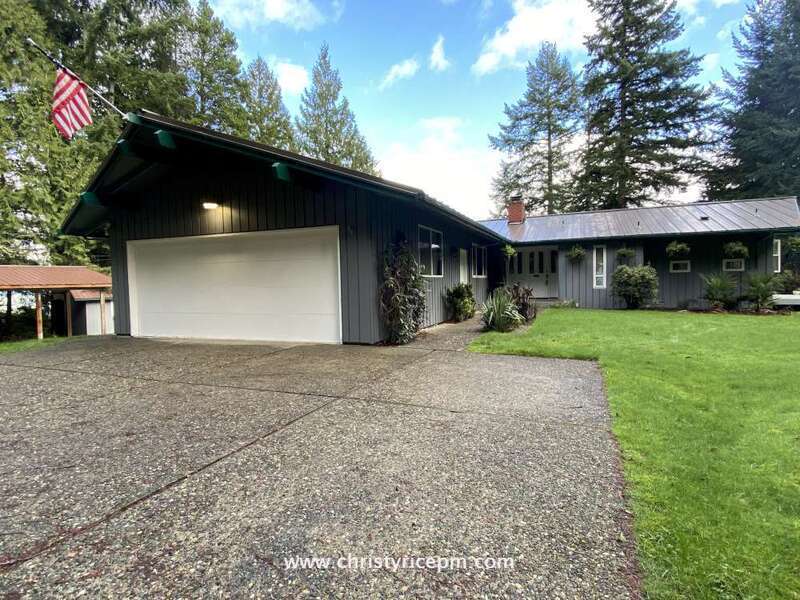 Primary Photo - 19236 SE 62nd Pl