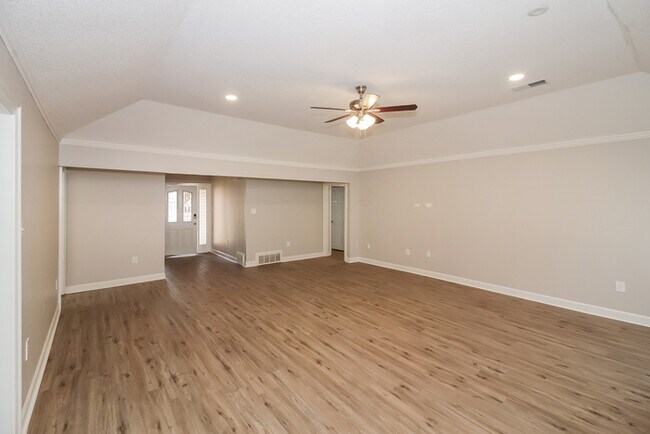 Building Photo - 67 S Walnut Bend Rd
