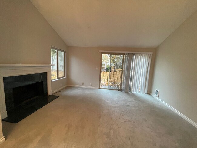 Building Photo - 11775 SW Boones Bend Dr