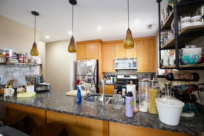 Foto del edificio - 3754 N Wilton Ave