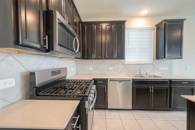 Foto del edificio - 25635 Royal Catchfly Rd