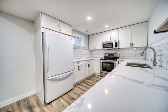 Photo du bâtiment - 5808 Dalridge Hill NW