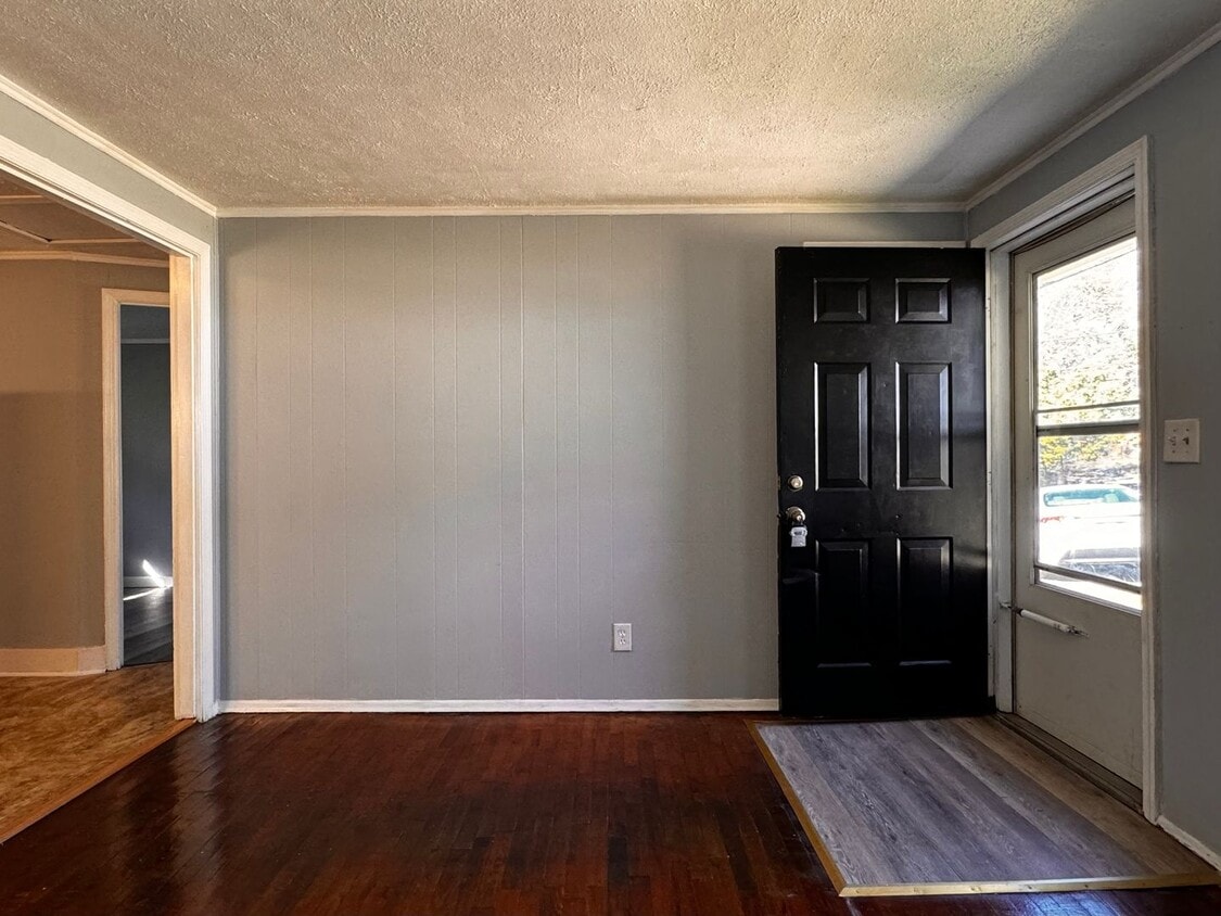 Photo - 1506 6th St. SE