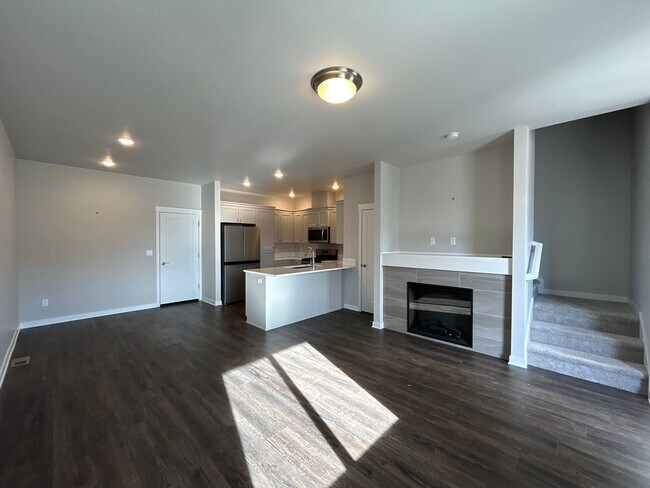 Foto del edificio - Spacious 3BR/2.5BA Townhome w/ Community Park & Trails – Bend, OR