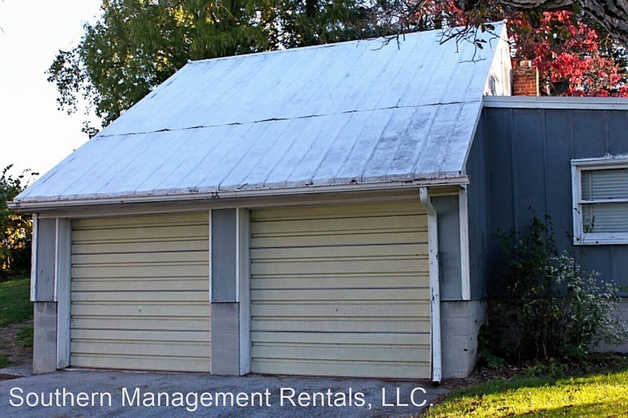 Building Photo - 1515 Seven Valleys Rd