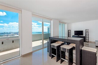 Building Photo - 253 NE 2nd St