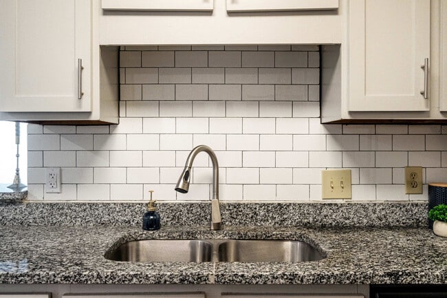 Building Photo - Riverstone Apartments
