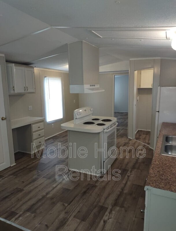 Building Photo - 2731 Dove Ln