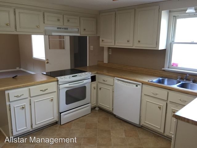 Foto del edificio - 3 br, 1 bath House - 230 Vinson