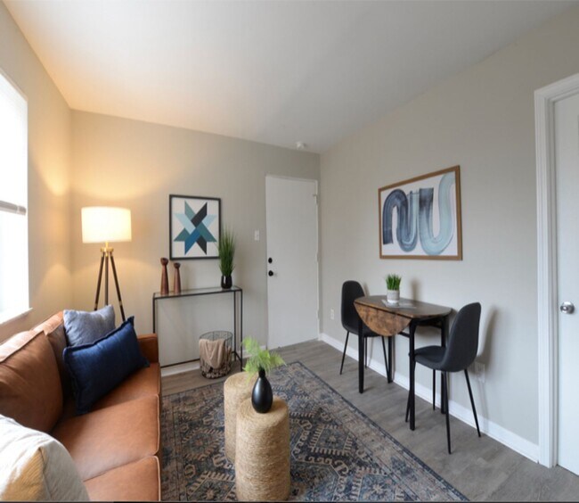 Foto del edificio - Spring Sale! Newly Renovated All Electric ...