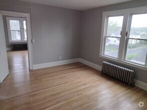 Building Photo - 76 Kibbe St