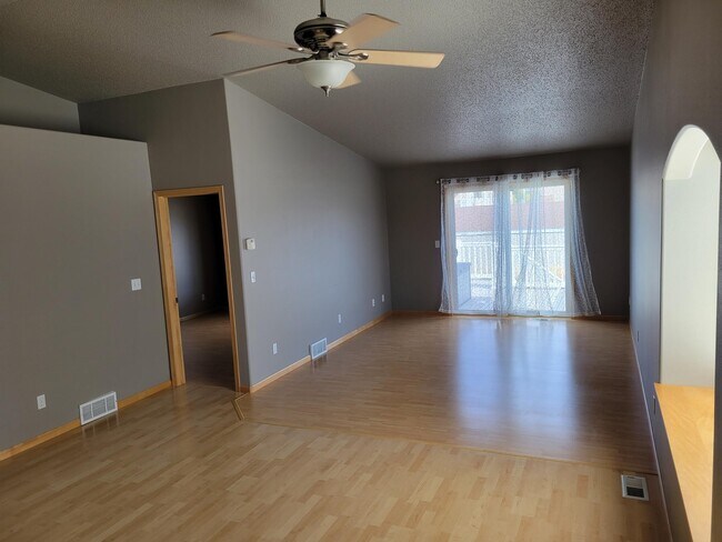 Foto del edificio - 3533 Eagle Run Ln