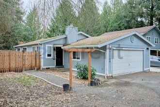 Building Photo - Unit A