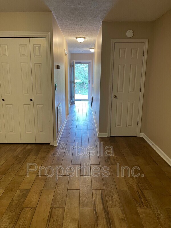 Building Photo - 461 Eastley Ct