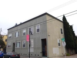 Building Photo - 445 40th St