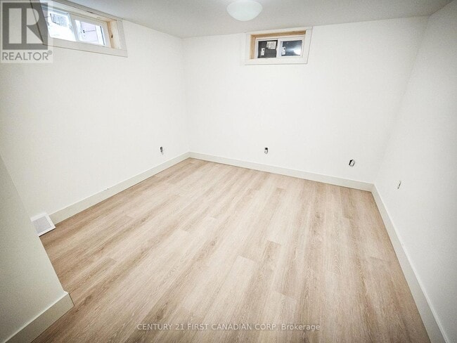 Building Photo - 29 Ford Crescent