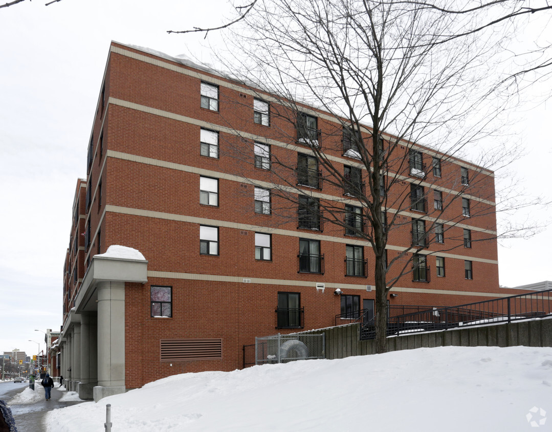 Building Photo - 380 Somerset
