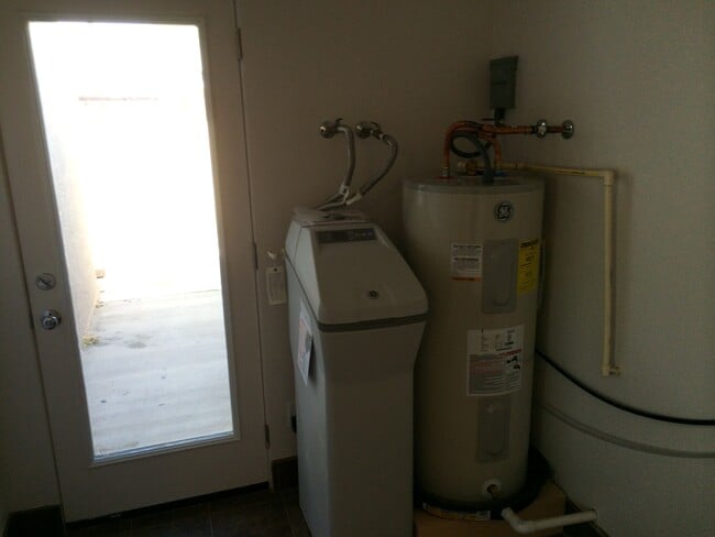 Building Photo - Available NOW!