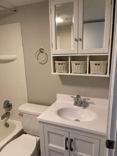 Building Photo - 143 Washington St