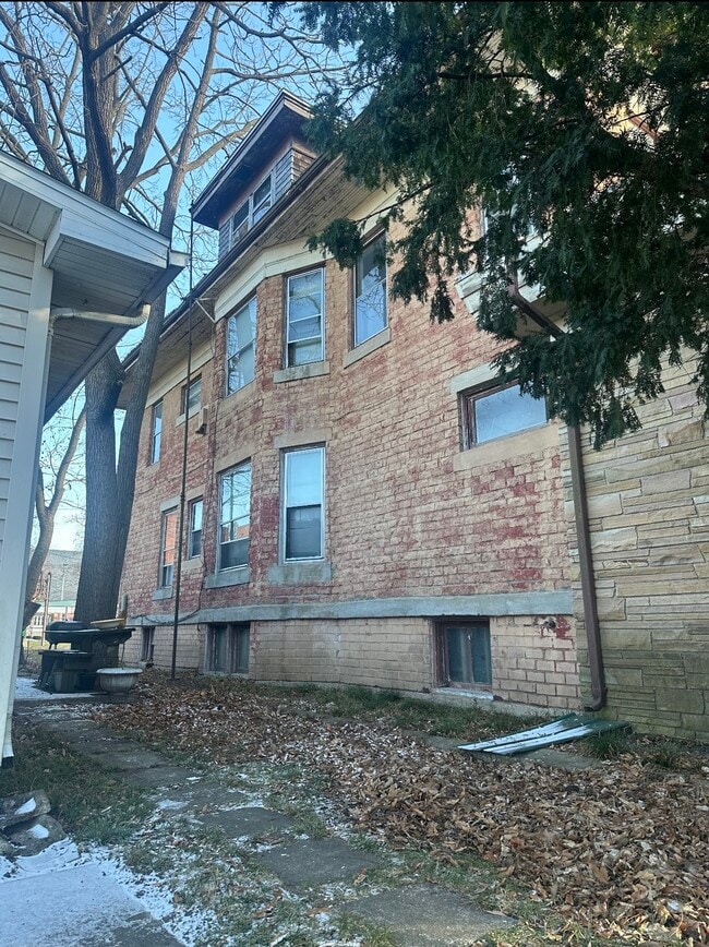 Building Photo - 304 N 22nd St