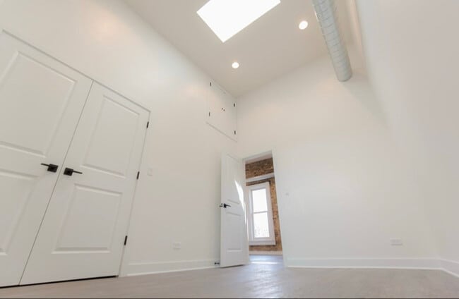 Photo - 417 W North Ave Apartment