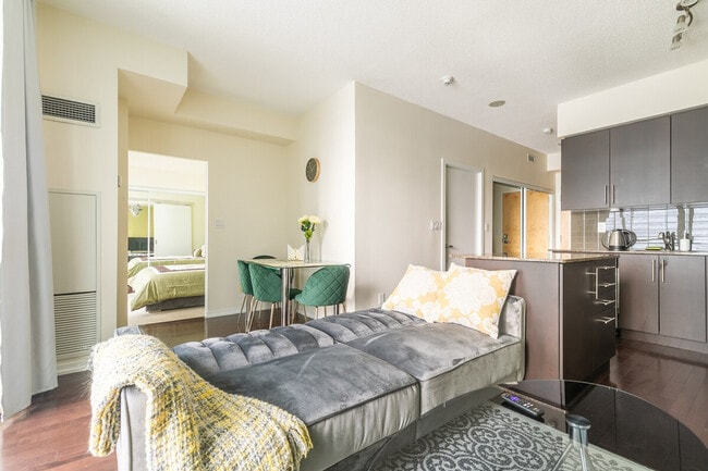 Building Photo - 14 York St