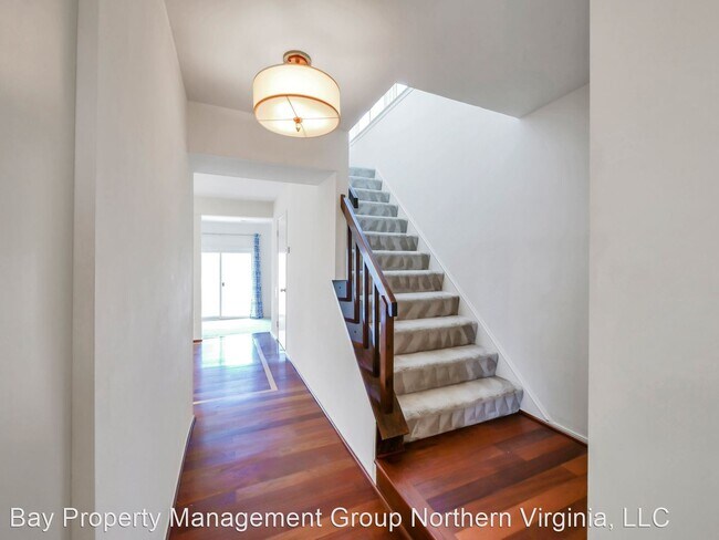 Building Photo - 3 br, 2.5 bath House - 7900 Bentley Villag...