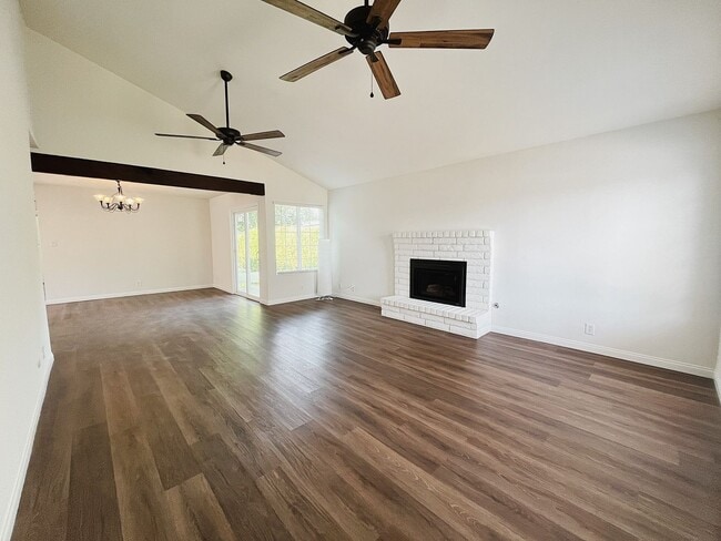 Foto del edificio - Turnkey 3-Bedroom Home with Modern Upgrade...