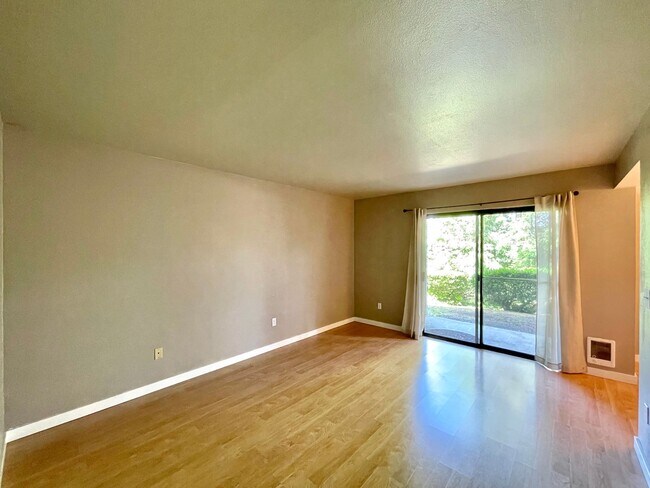Foto del edificio - Great Condo For Rent