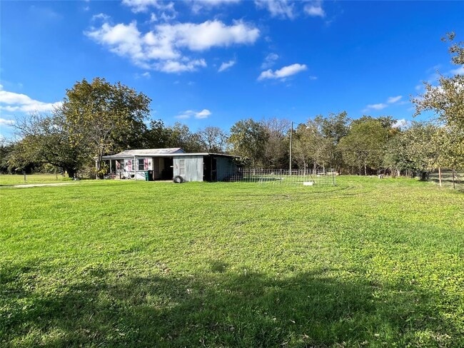 Building Photo - 1621 FM 431