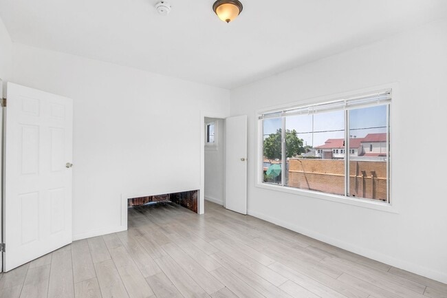 Foto del edificio - 5251 Main St