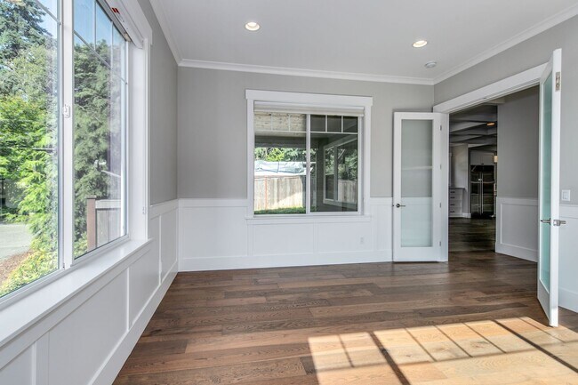 Building Photo - OCTOBER & NOVEMBER RENT FREE w/ 18 MONTH L...