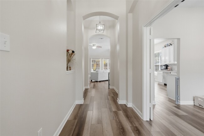 Building Photo - 28826 Forest Hill Dr
