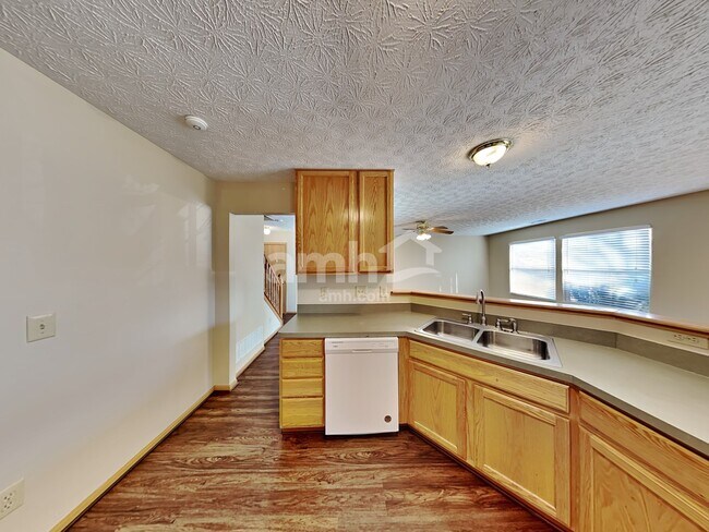 Foto del edificio - 5823 Coldcreek Dr