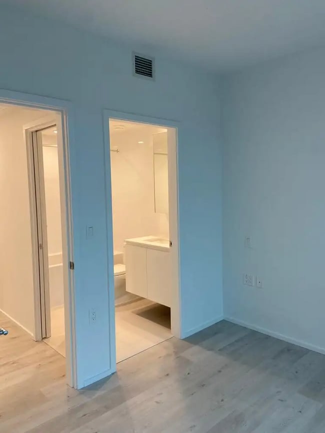 Building Photo - 3833 Evergreen Pl
