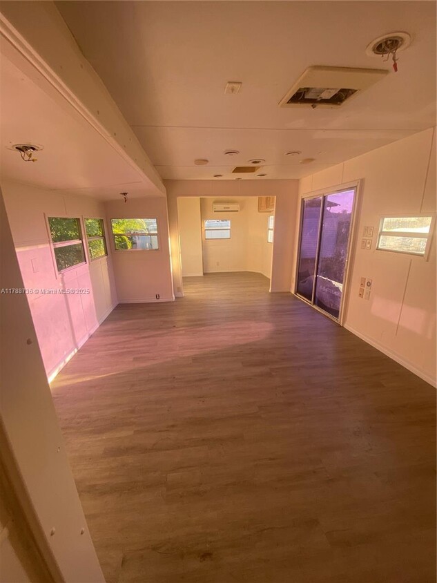 Foto principal - 1600 NW 42nd St