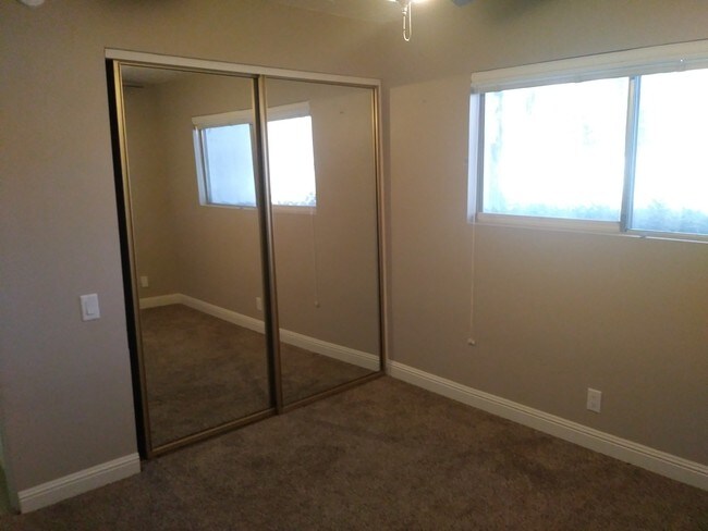 Building Photo - 45275 Sunset Ln