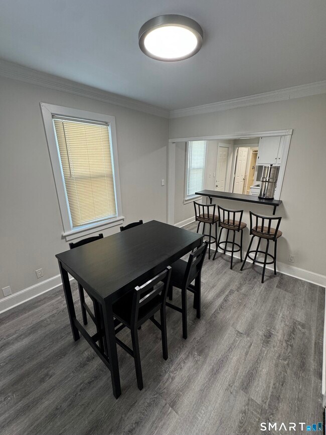 Building Photo - 67 Hanford Ave