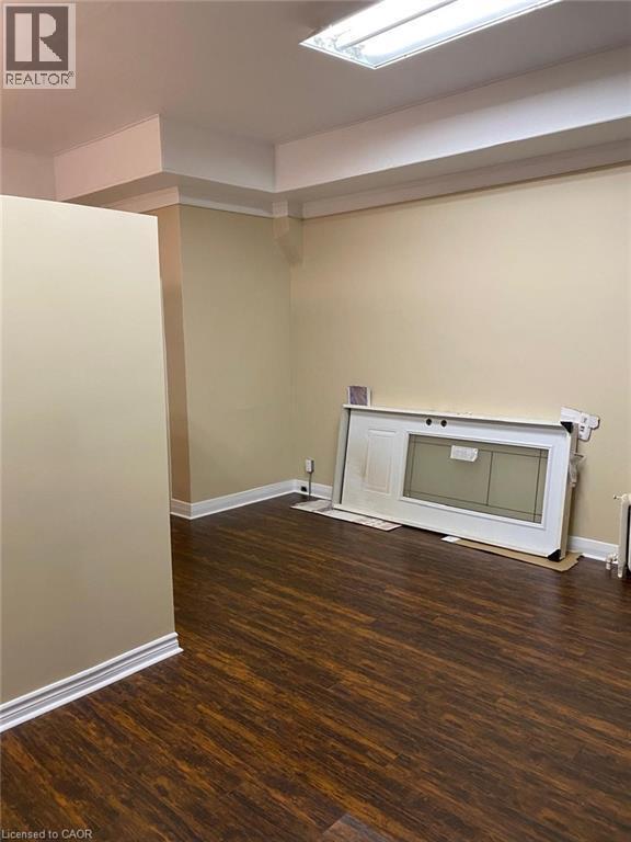 Building Photo - 264 King St