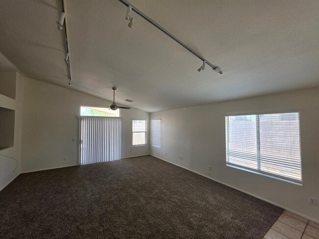 Foto del edificio - 2486 E Winchester Pl